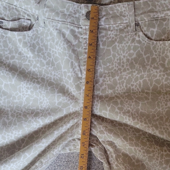 NYDJ Cream Animal Print Jeans Size 14 - Picture 8 of 12